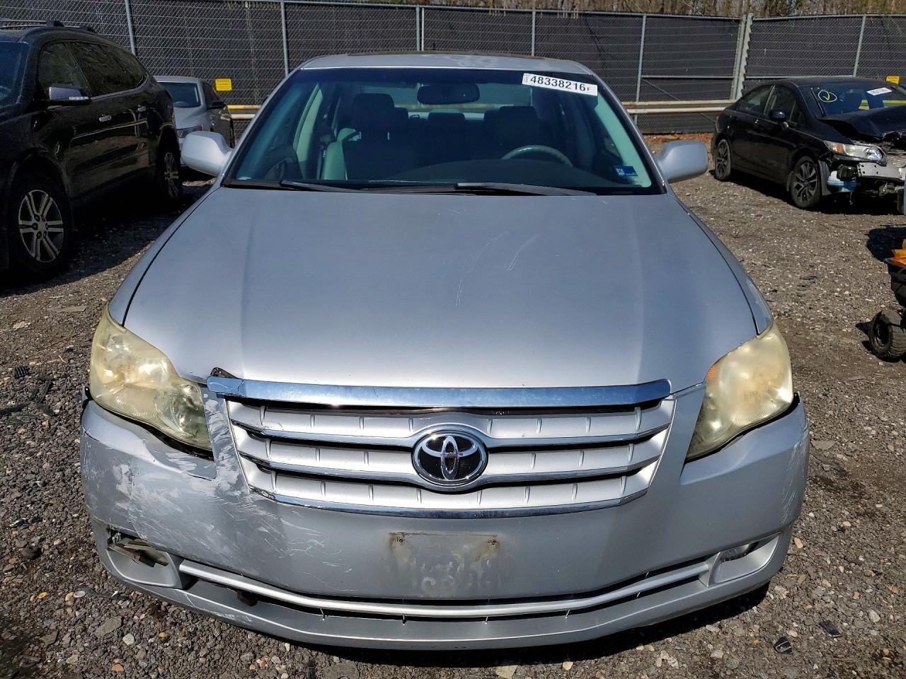 2005 TOYOTA Avalon