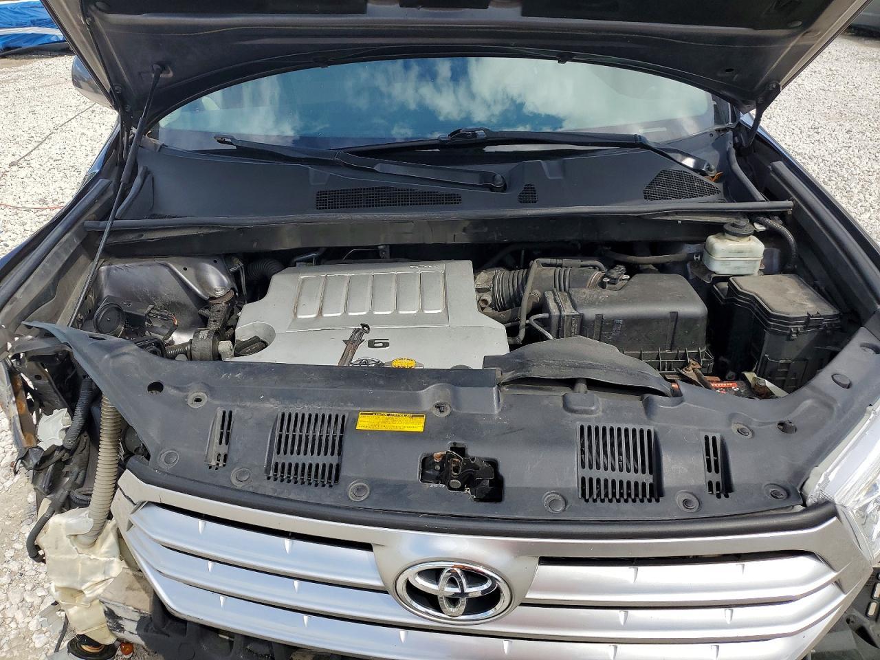 2013 TOYOTA HIGHLANDER