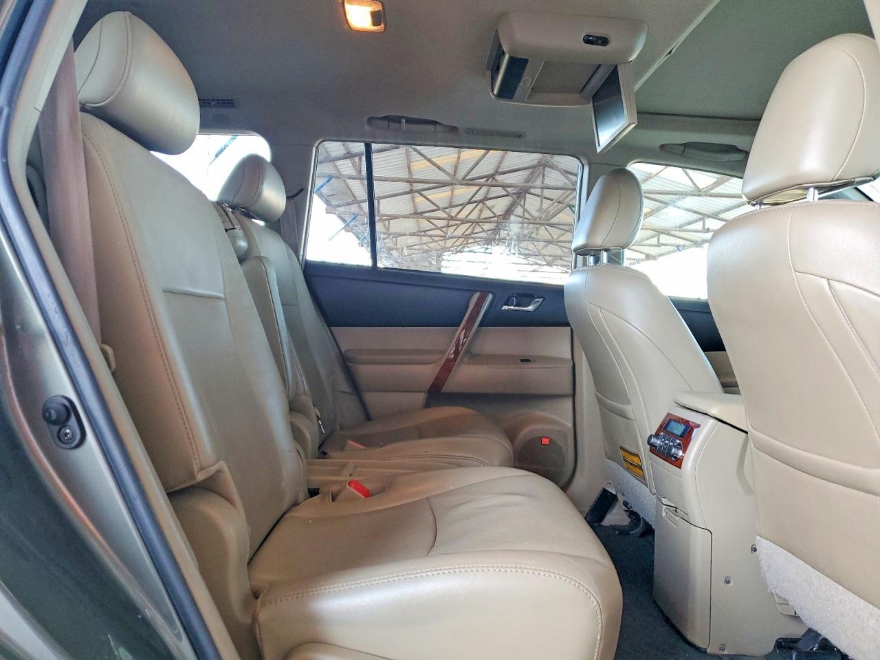 2012 TOYOTA HIGHLANDER