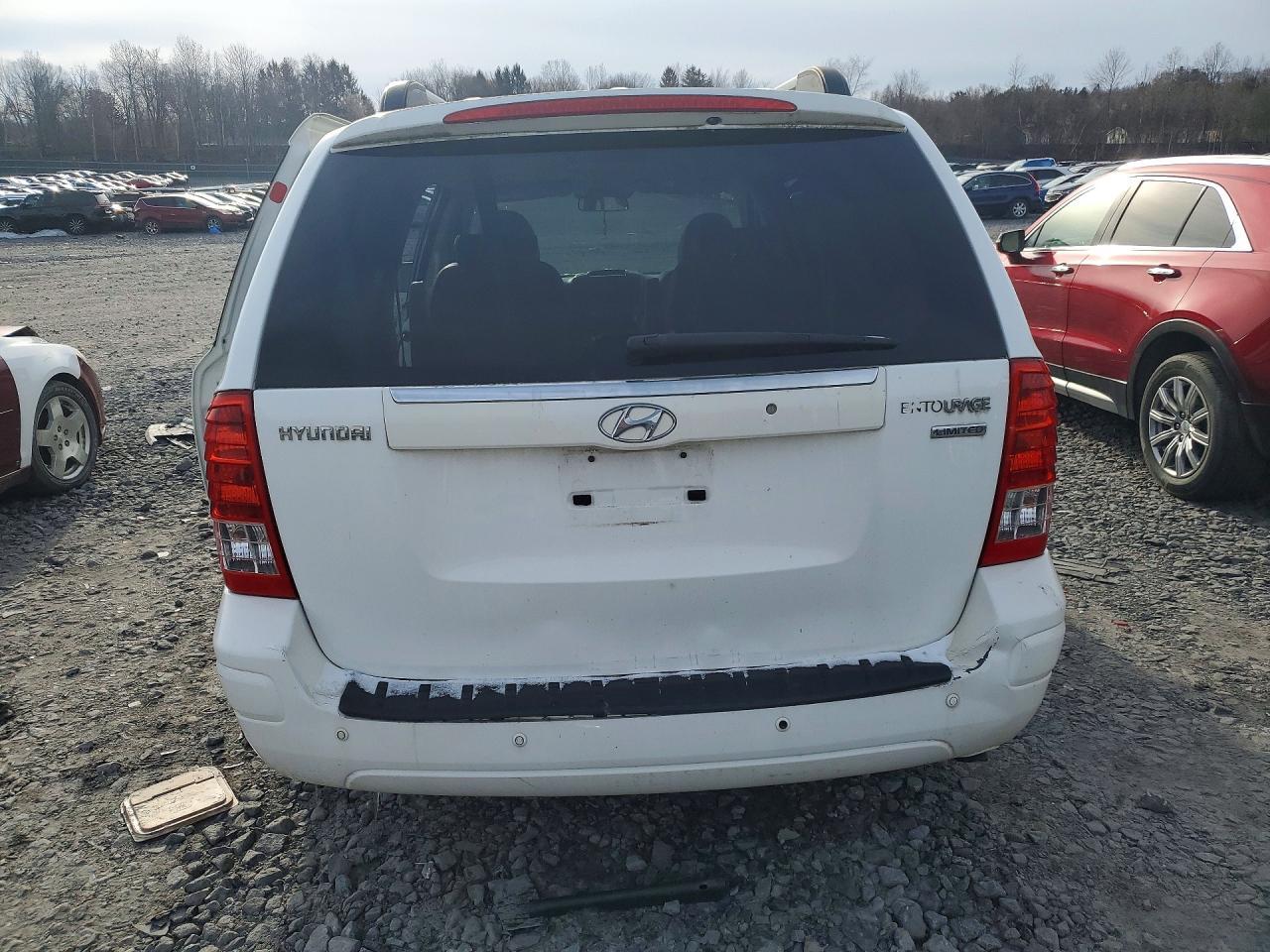 2008 HYUNDAI Entourage