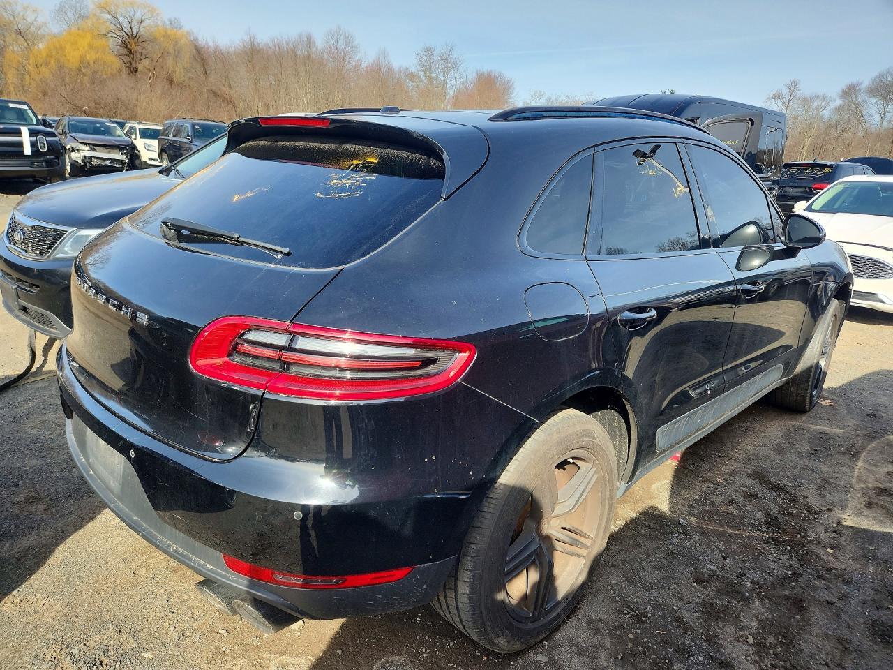 2015 PORSCHE Macan