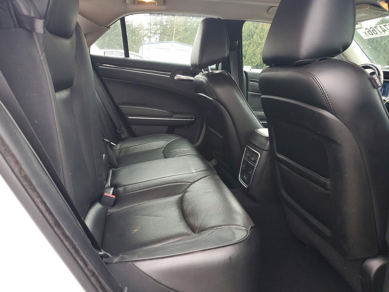 2019 CHRYSLER 300