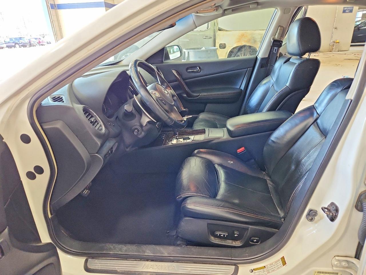 2010 NISSAN Maxima