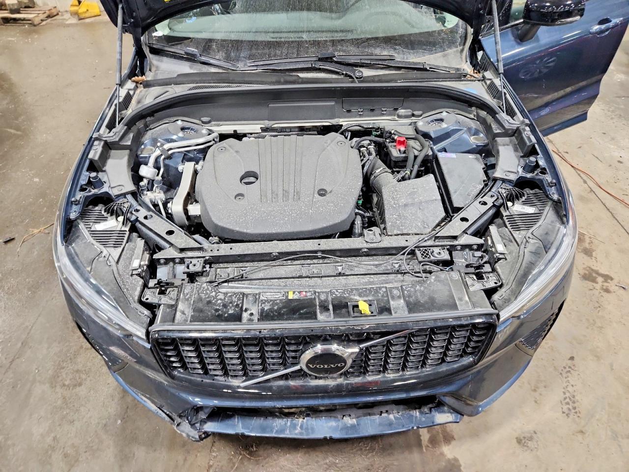 2025 VOLVO XC60