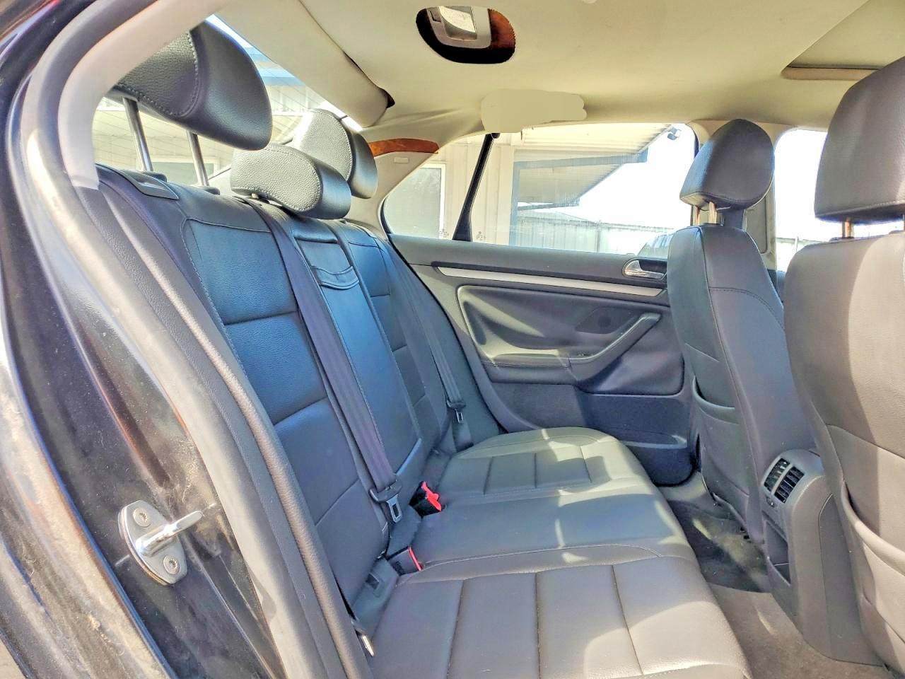 2005 VOLKSWAGEN JETTA