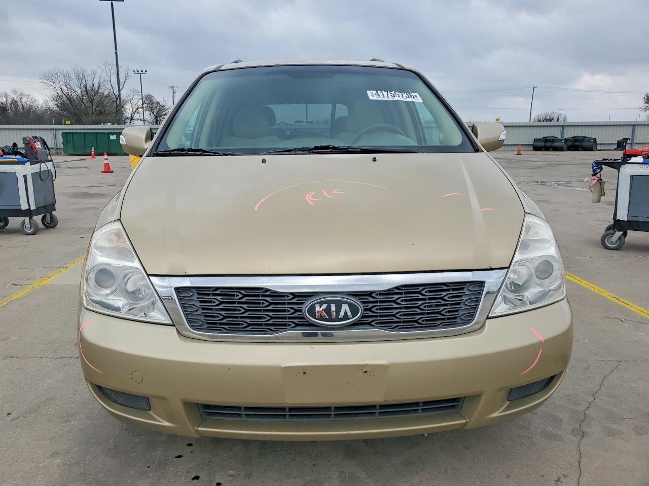 2011 KIA SEDONA
