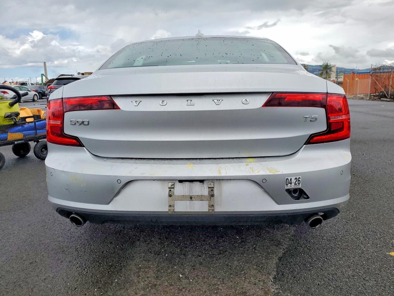 2018 VOLVO S90
