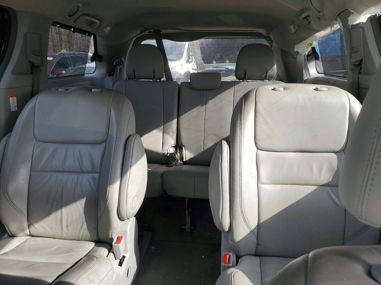 2015 TOYOTA SIENNA