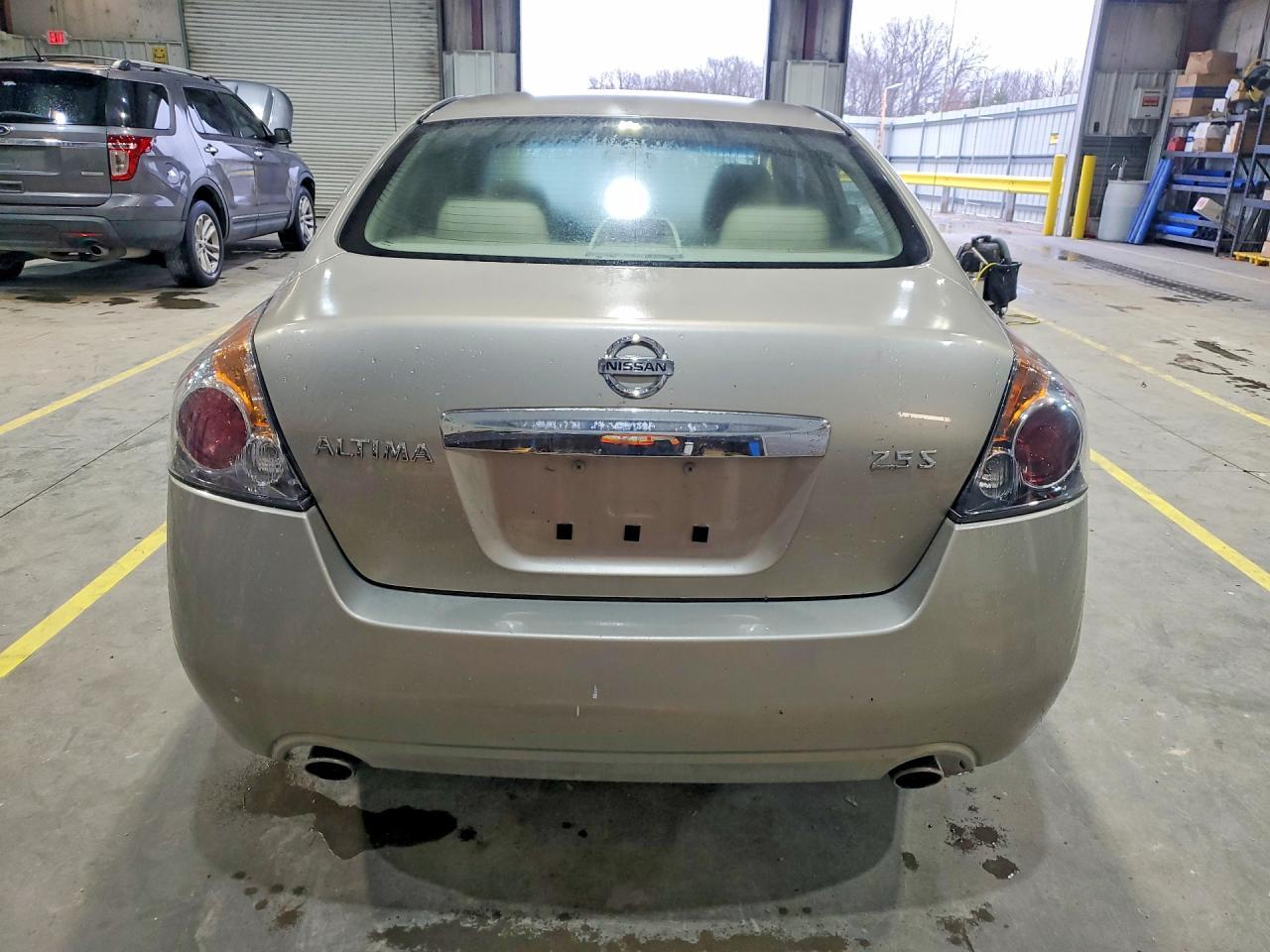 2010 NISSAN Alitma
