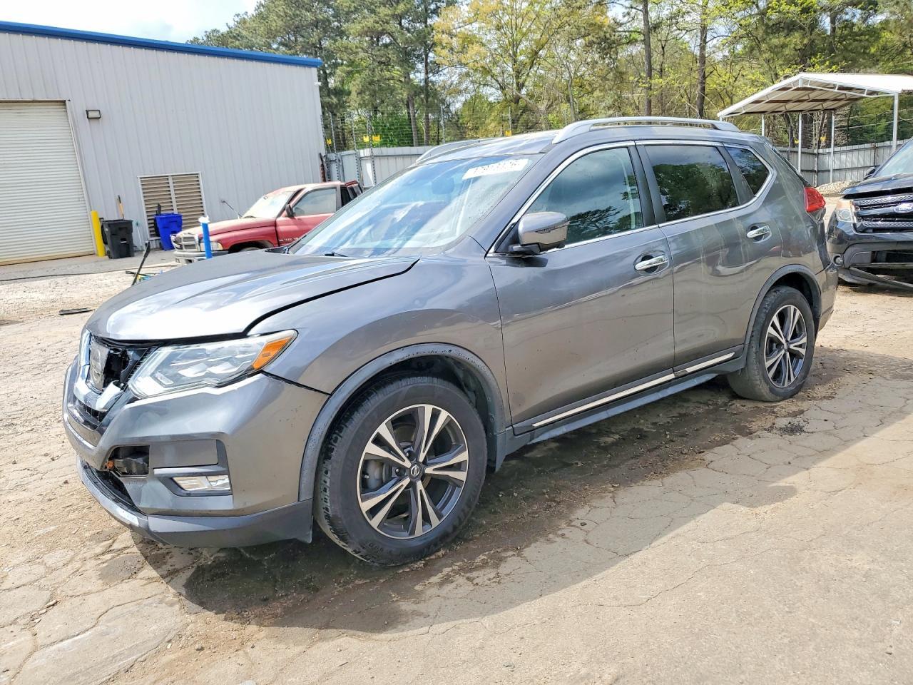 2017 NISSAN ROGUE