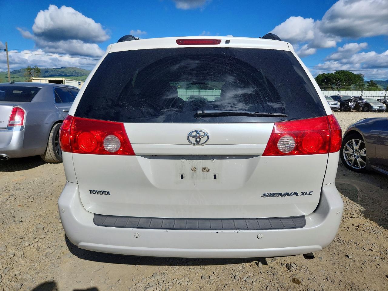 2010 TOYOTA SIENNA