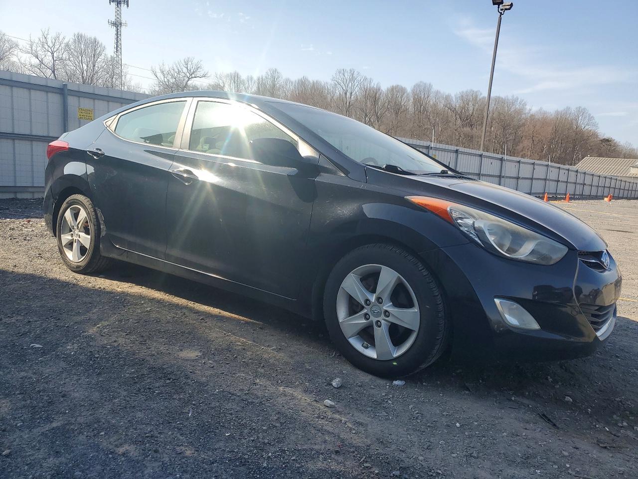 2012 HYUNDAI ELANTRA
