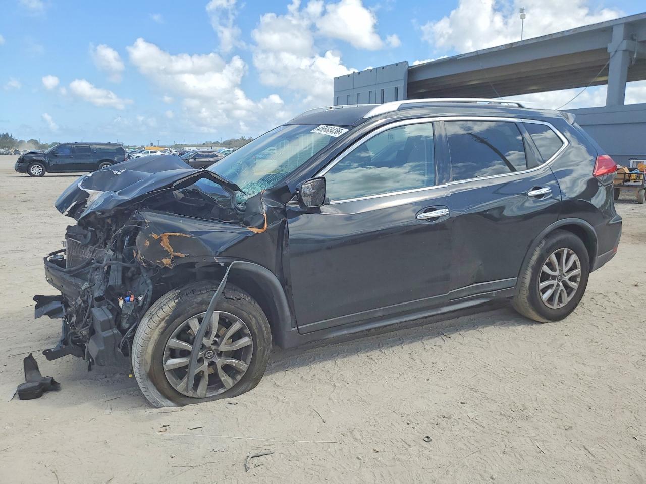 2017 NISSAN ROGUE