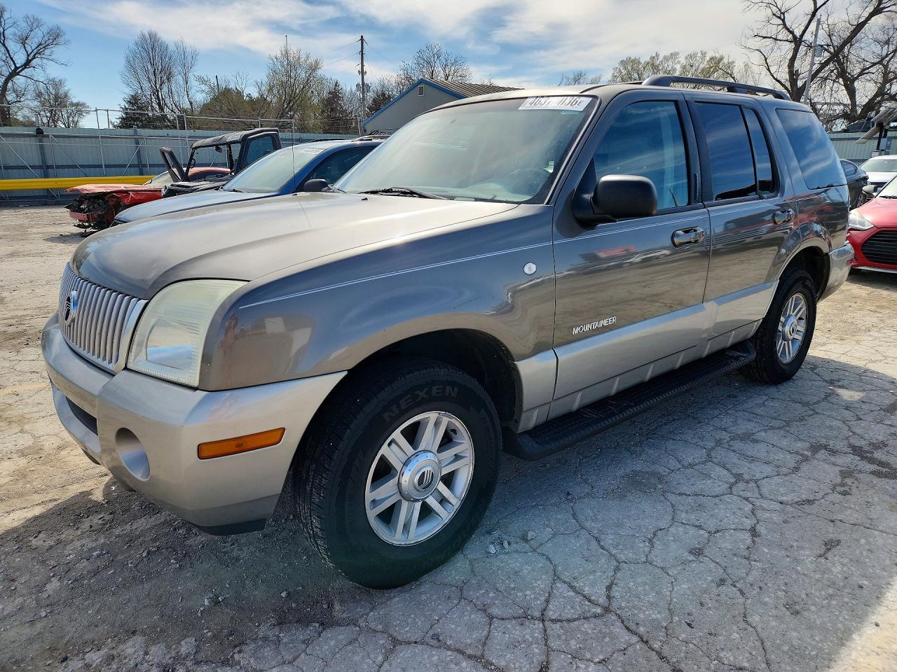 2002 MERCURY 90