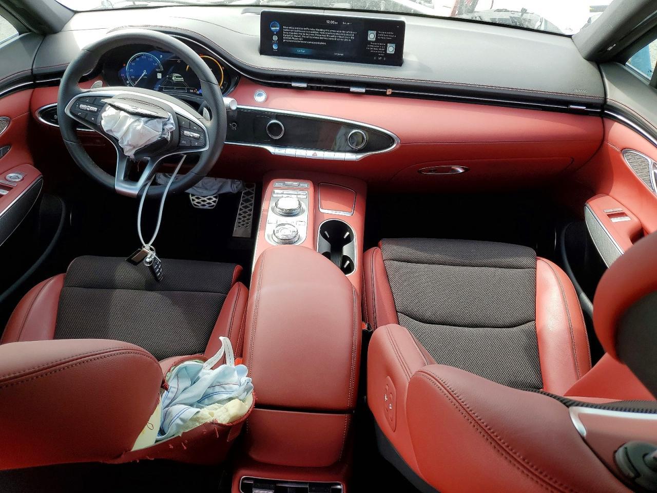 2025 GENESIS GV70