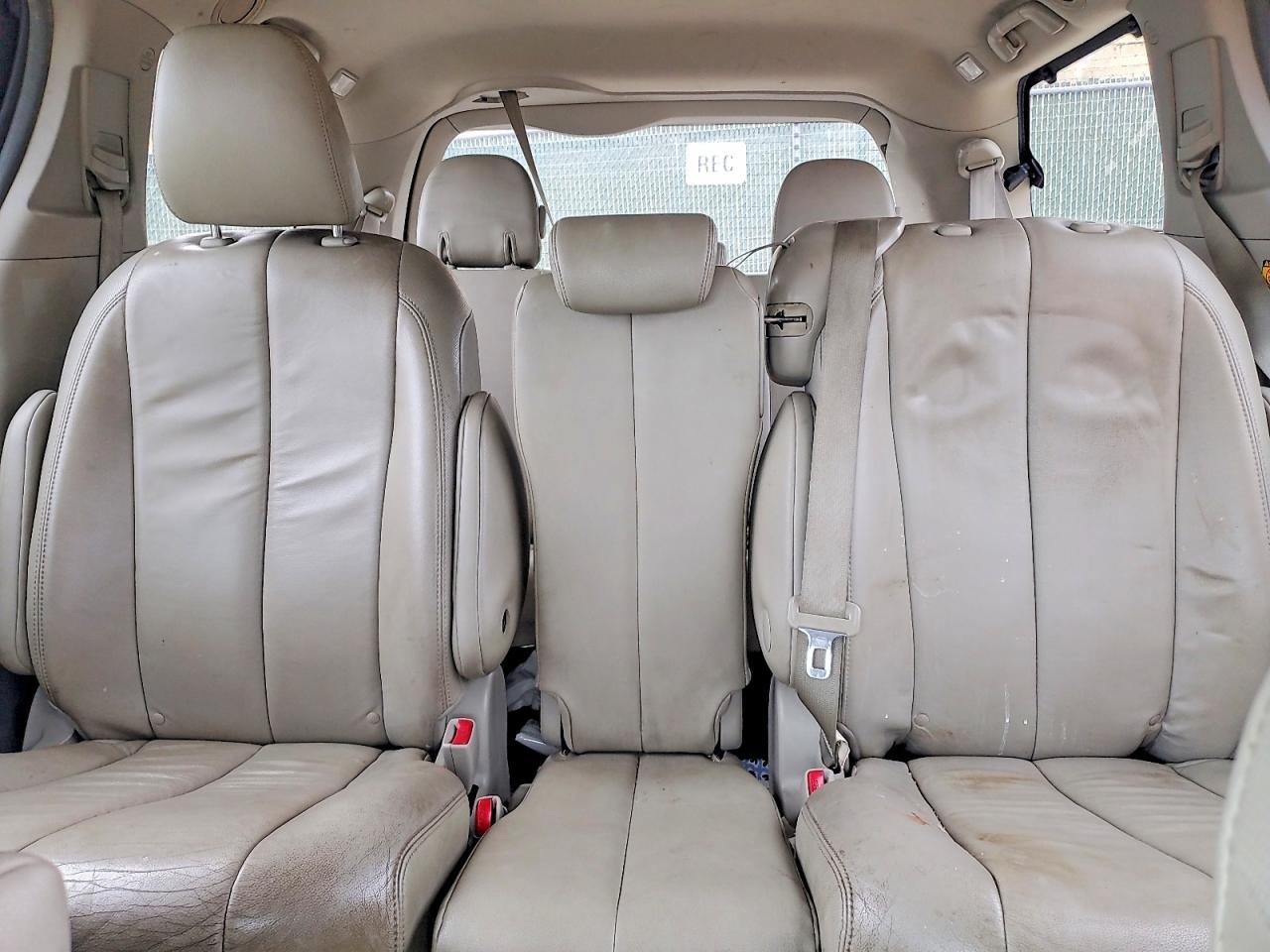 2013 TOYOTA SIENNA
