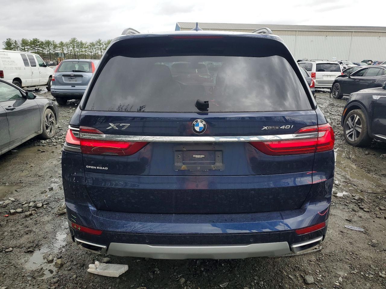 2022 BMW X7