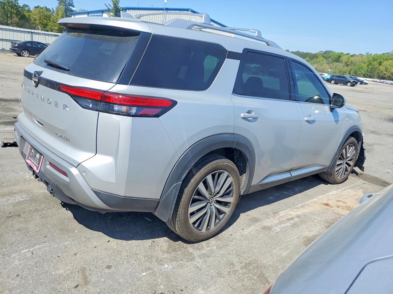 2022 NISSAN PATHFINDER