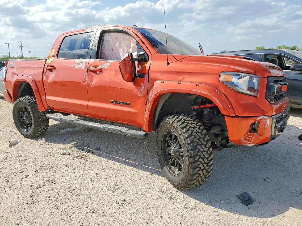 2017 TOYOTA TUNDRA