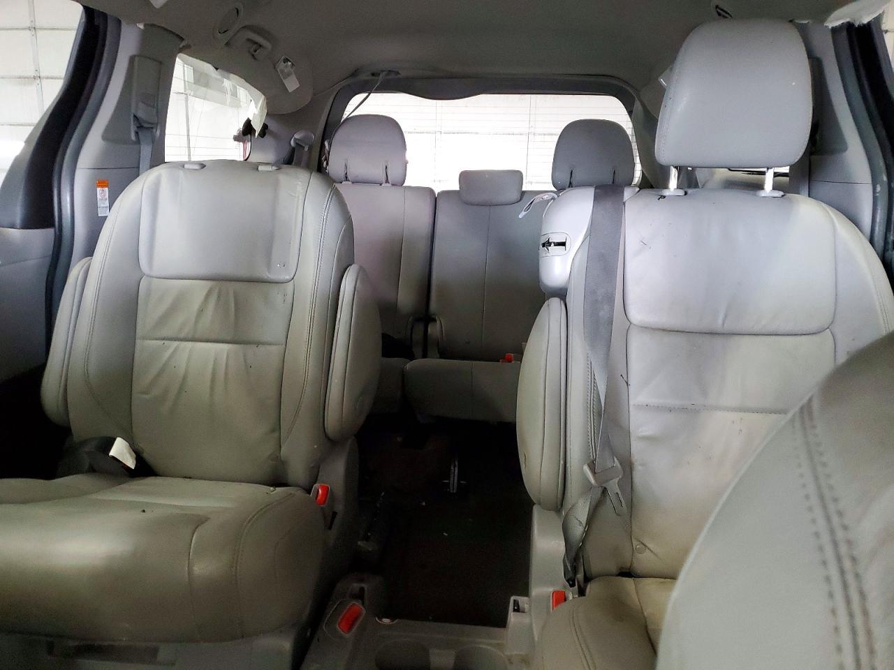 2018 TOYOTA SIENNA