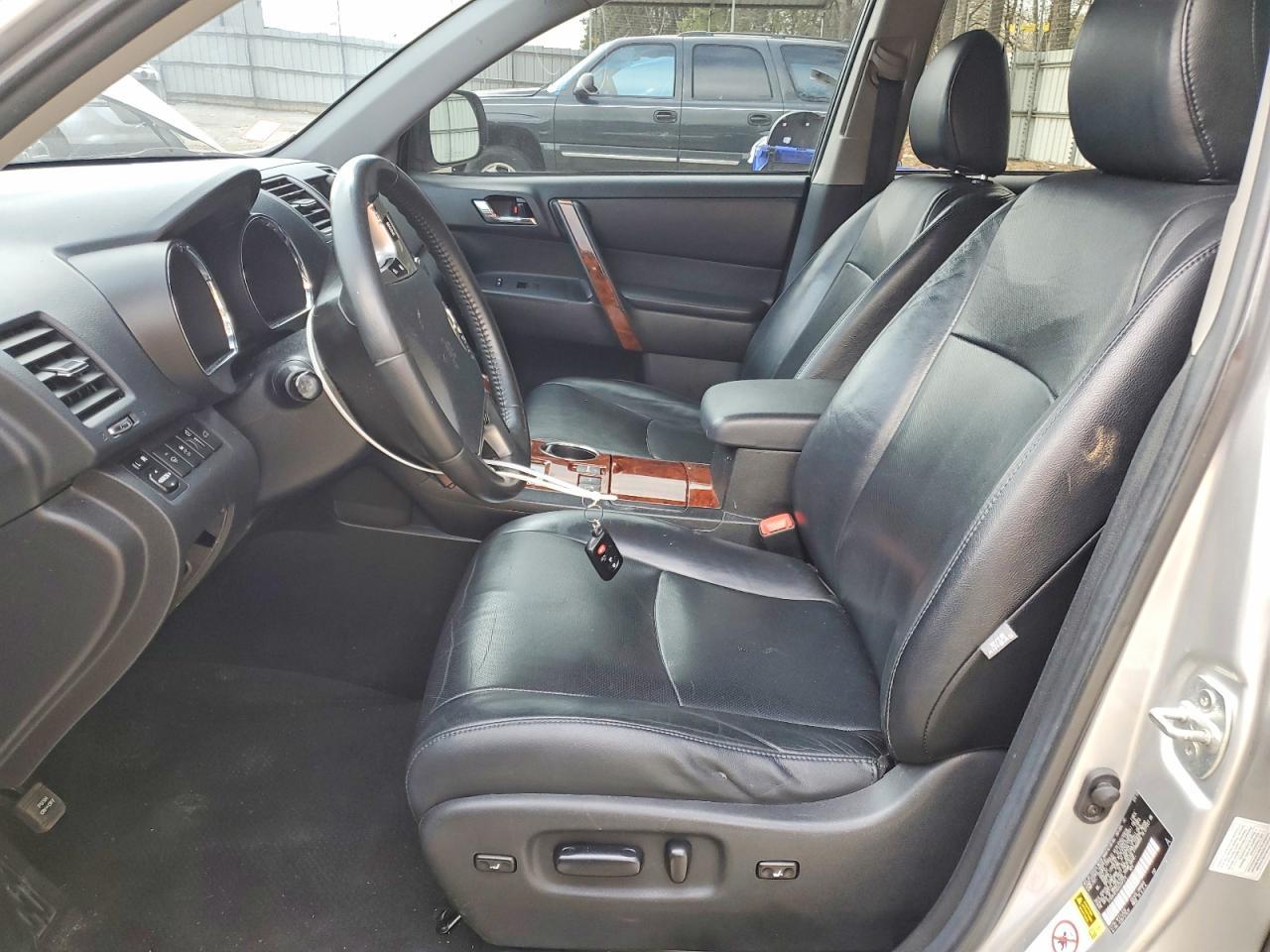 2013 TOYOTA HIGHLANDER