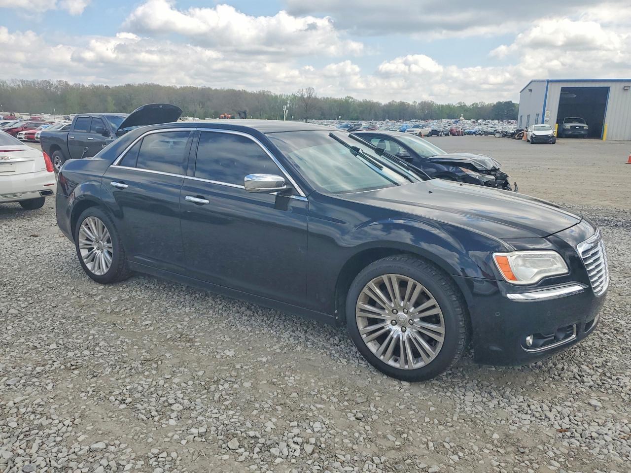 2011 CHRYSLER 300