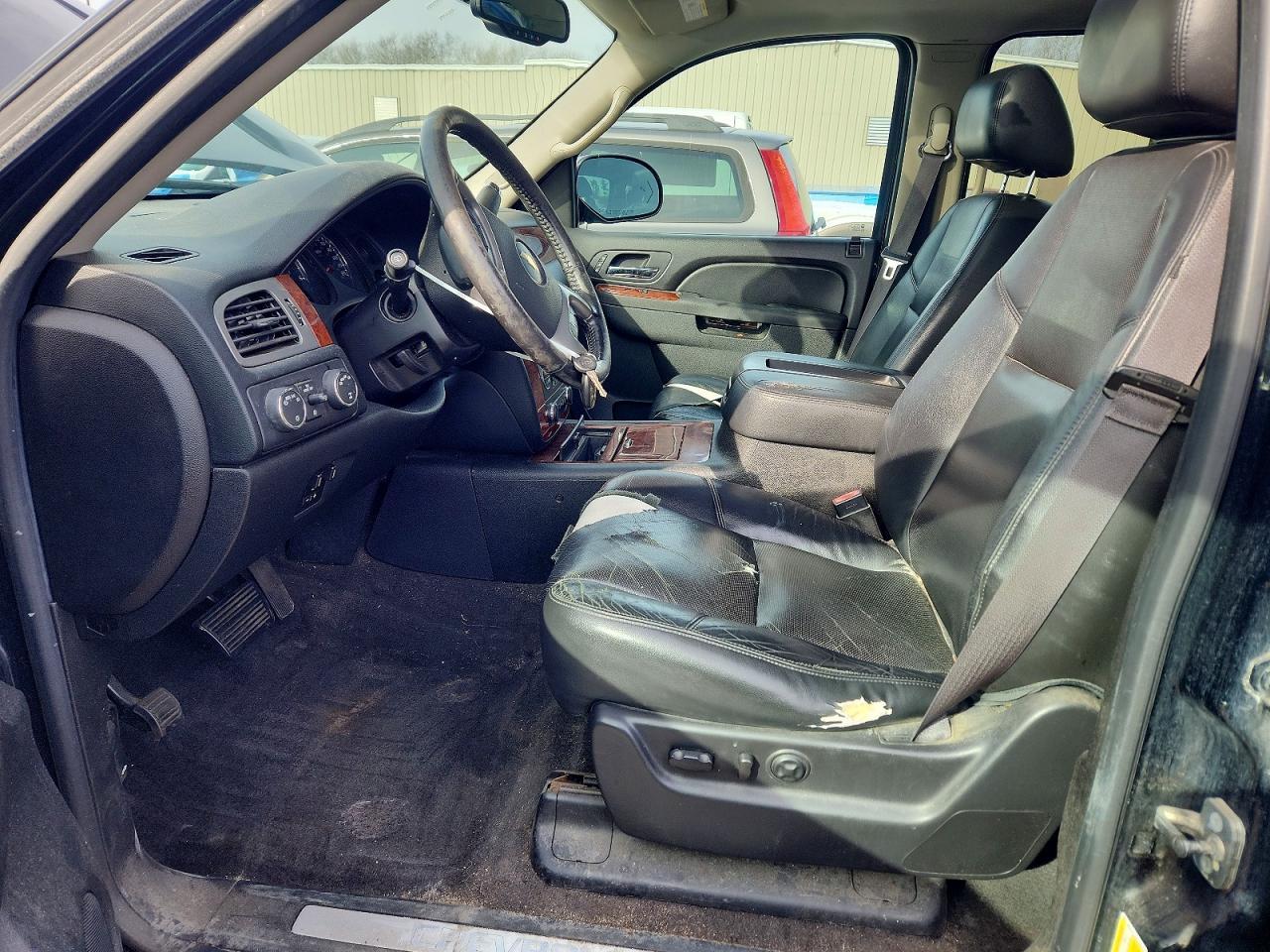 2014 CHEVROLET Suburban