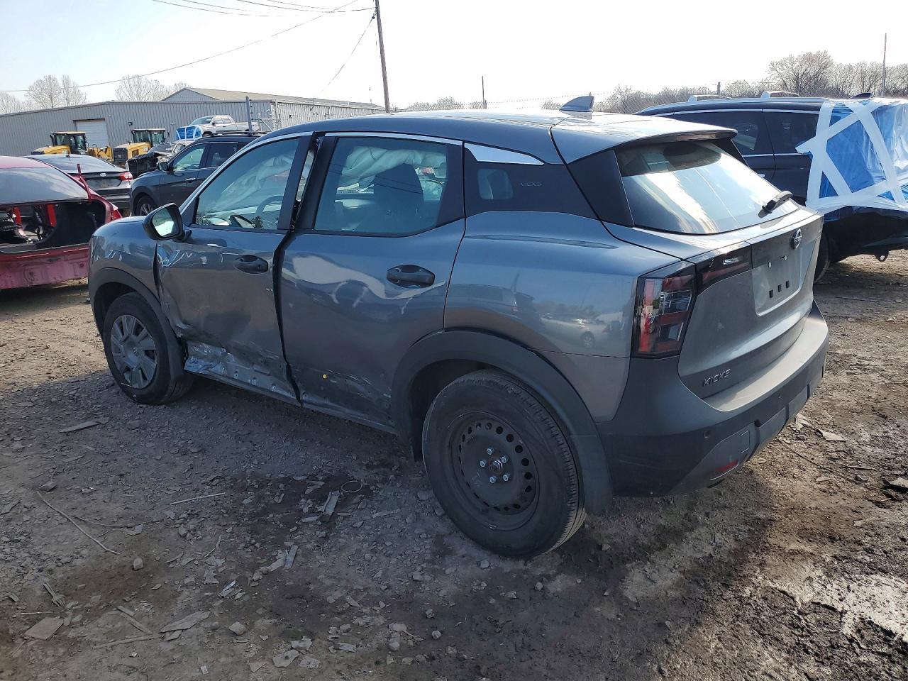 2025 NISSAN KICKS