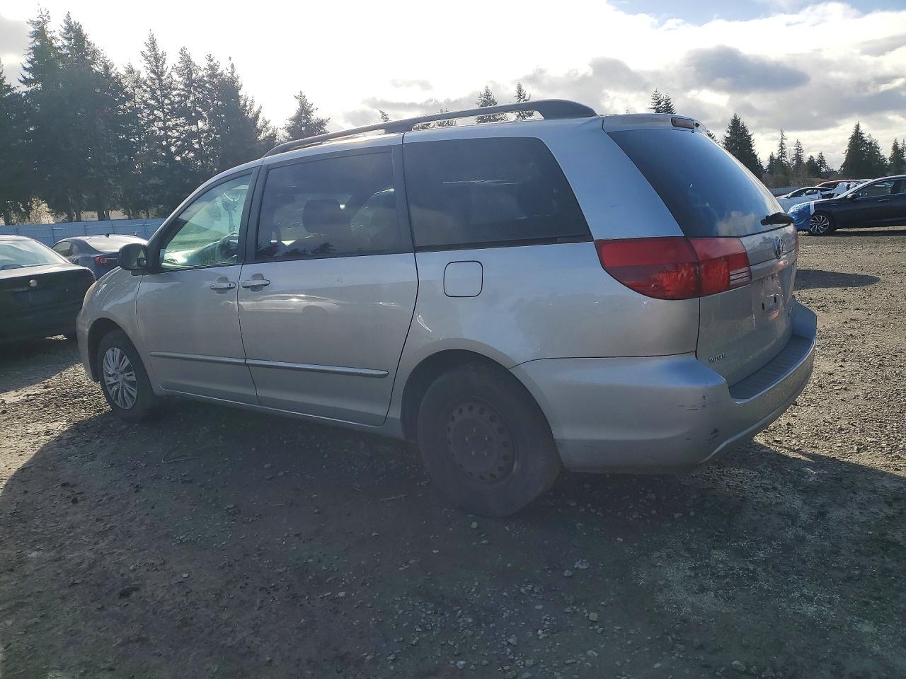 2004 TOYOTA SIENNA