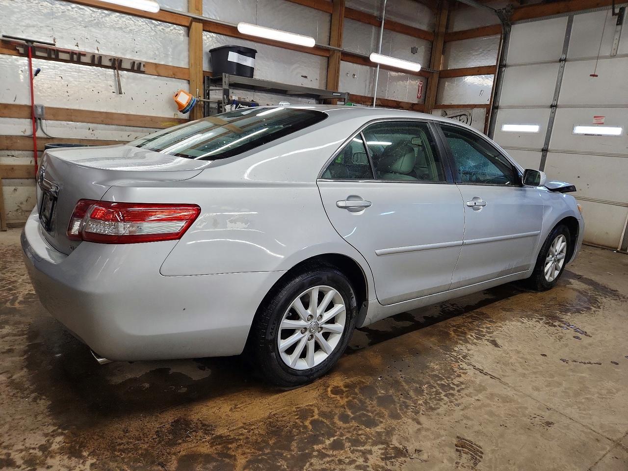 2011 TOYOTA CAMRY