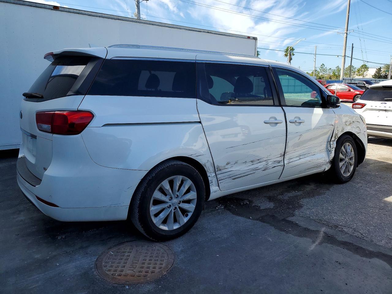 2016 KIA SEDONA
