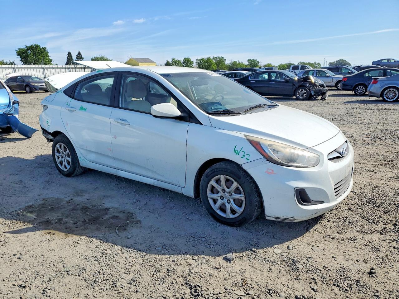 2014 HYUNDAI ACCENT