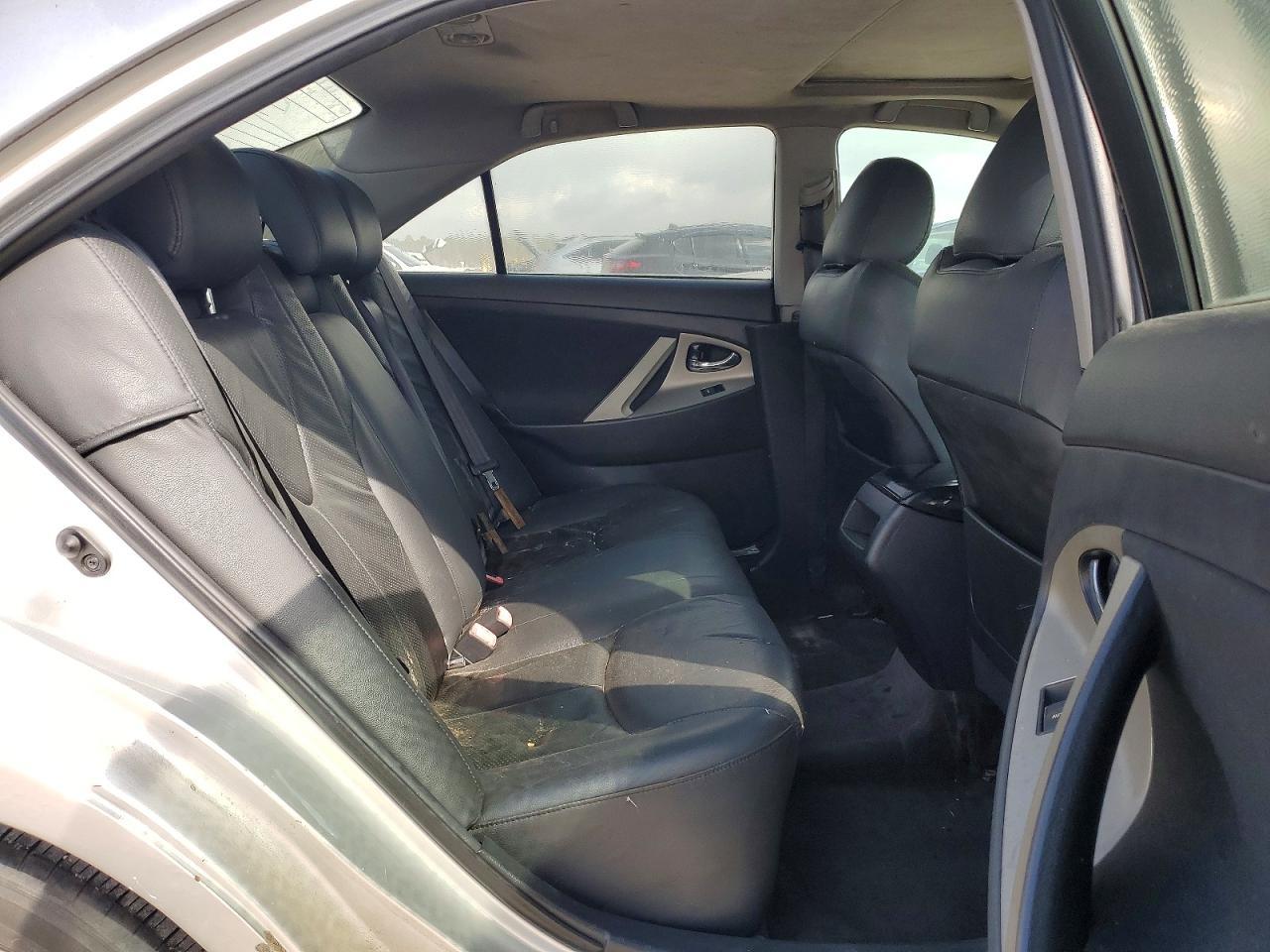 2011 TOYOTA CAMRY