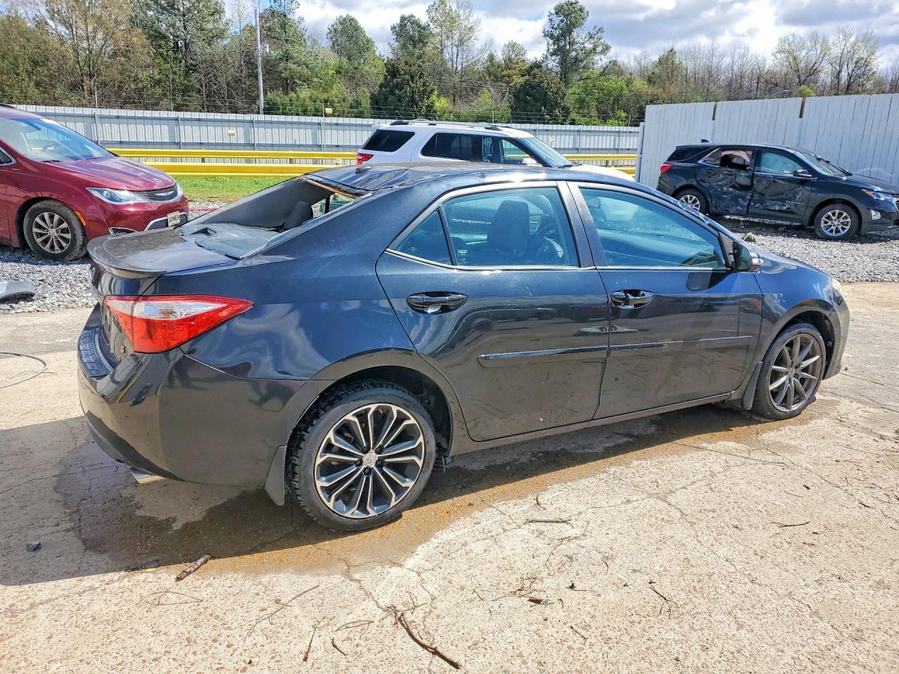 2015 TOYOTA COROLLA