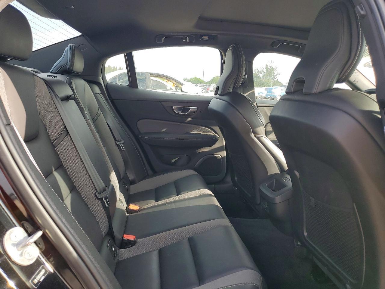 2024 VOLVO S60