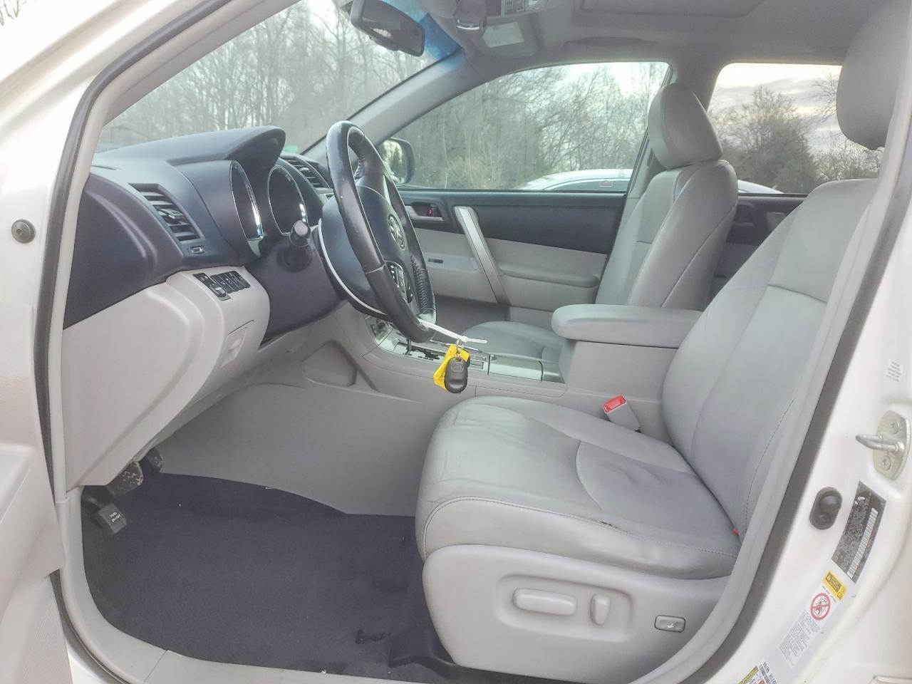 2013 TOYOTA HIGHLANDER