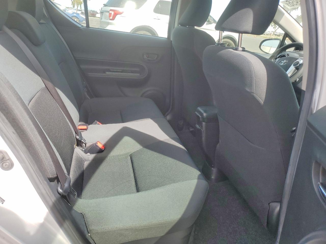 2015 TOYOTA Prius c