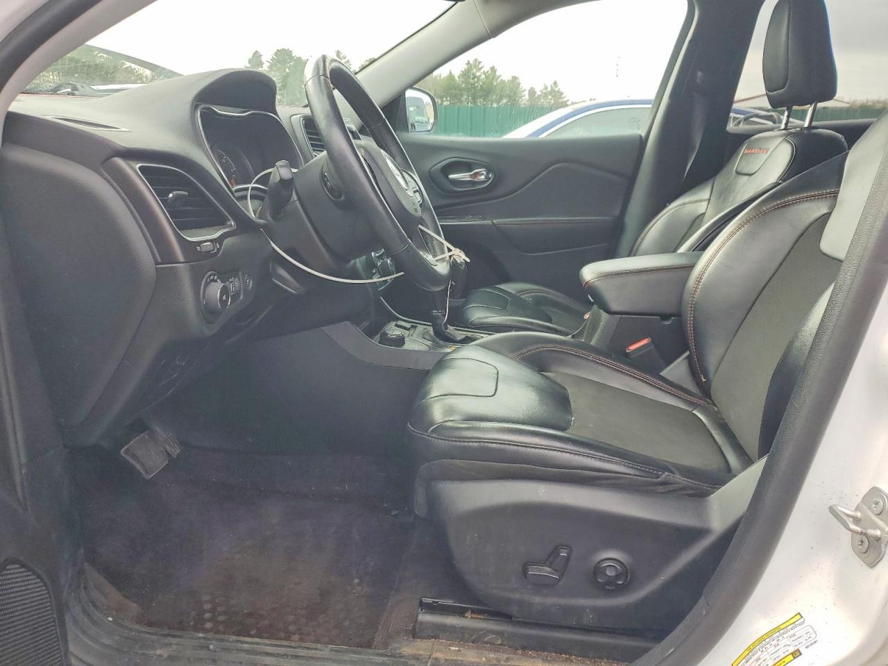 2019 JEEP CHEROKEE