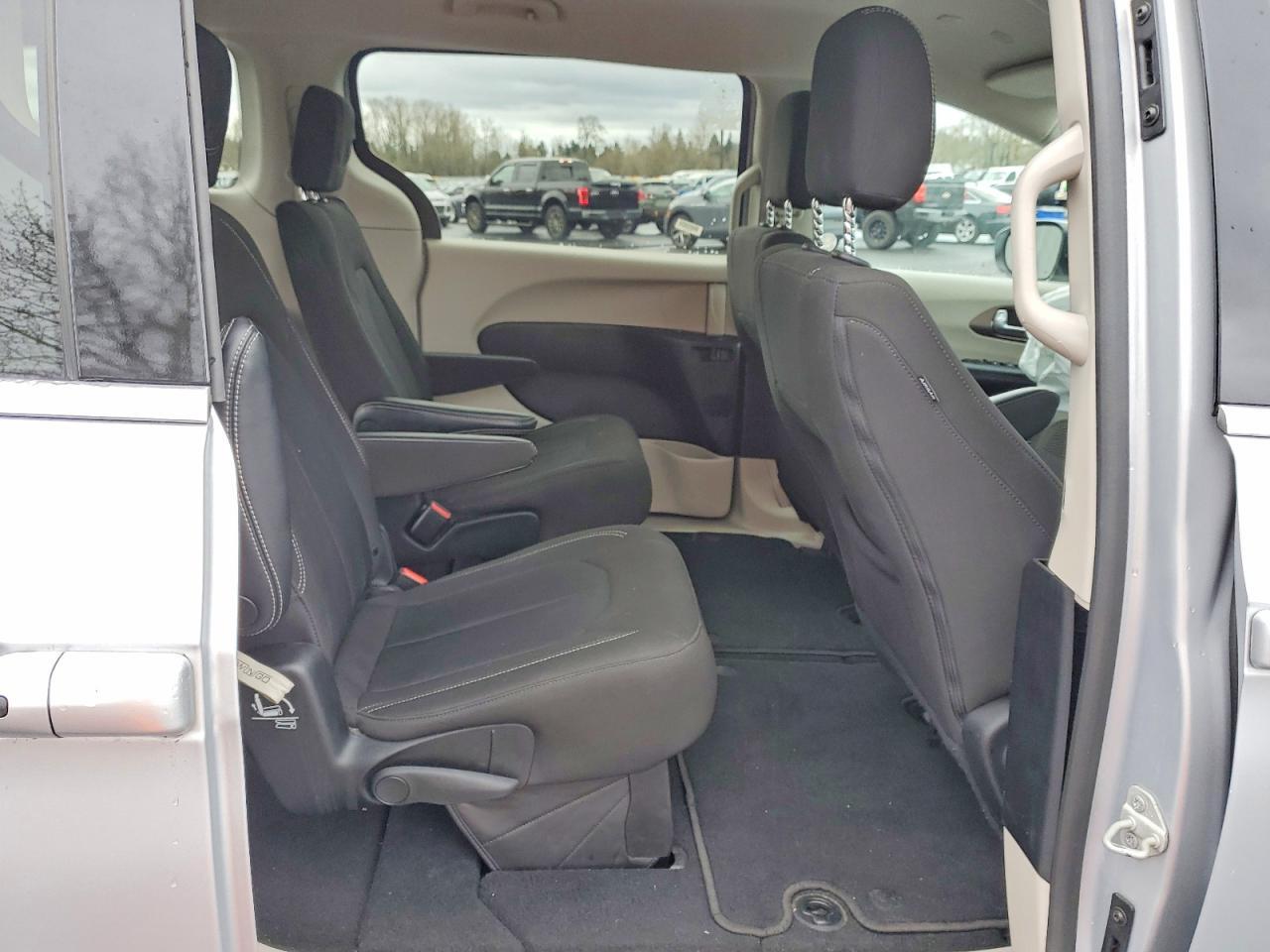 2023 CHRYSLER Voyager