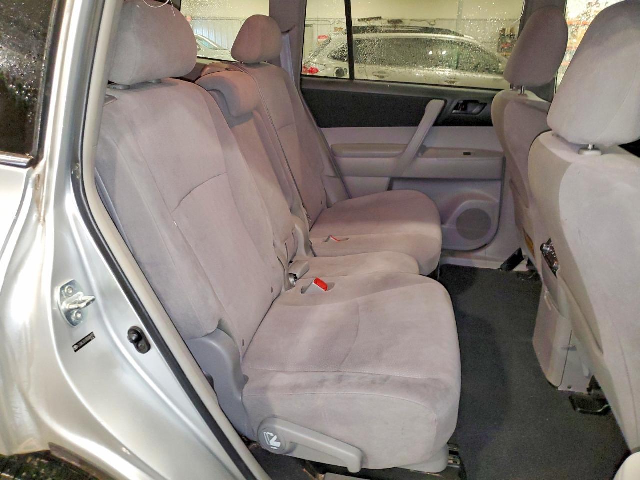 2011 TOYOTA HIGHLANDER