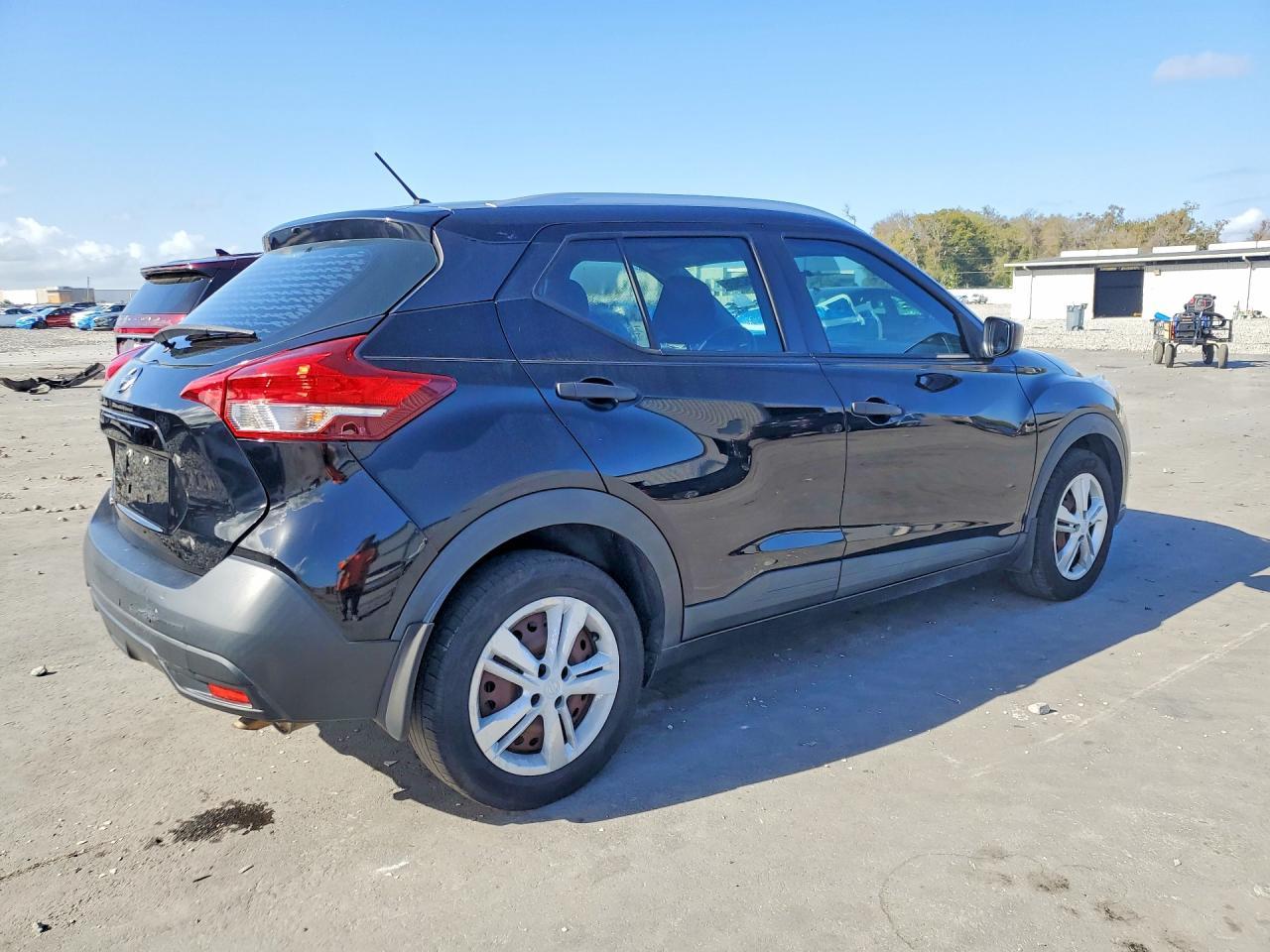 2018 NISSAN KICKS