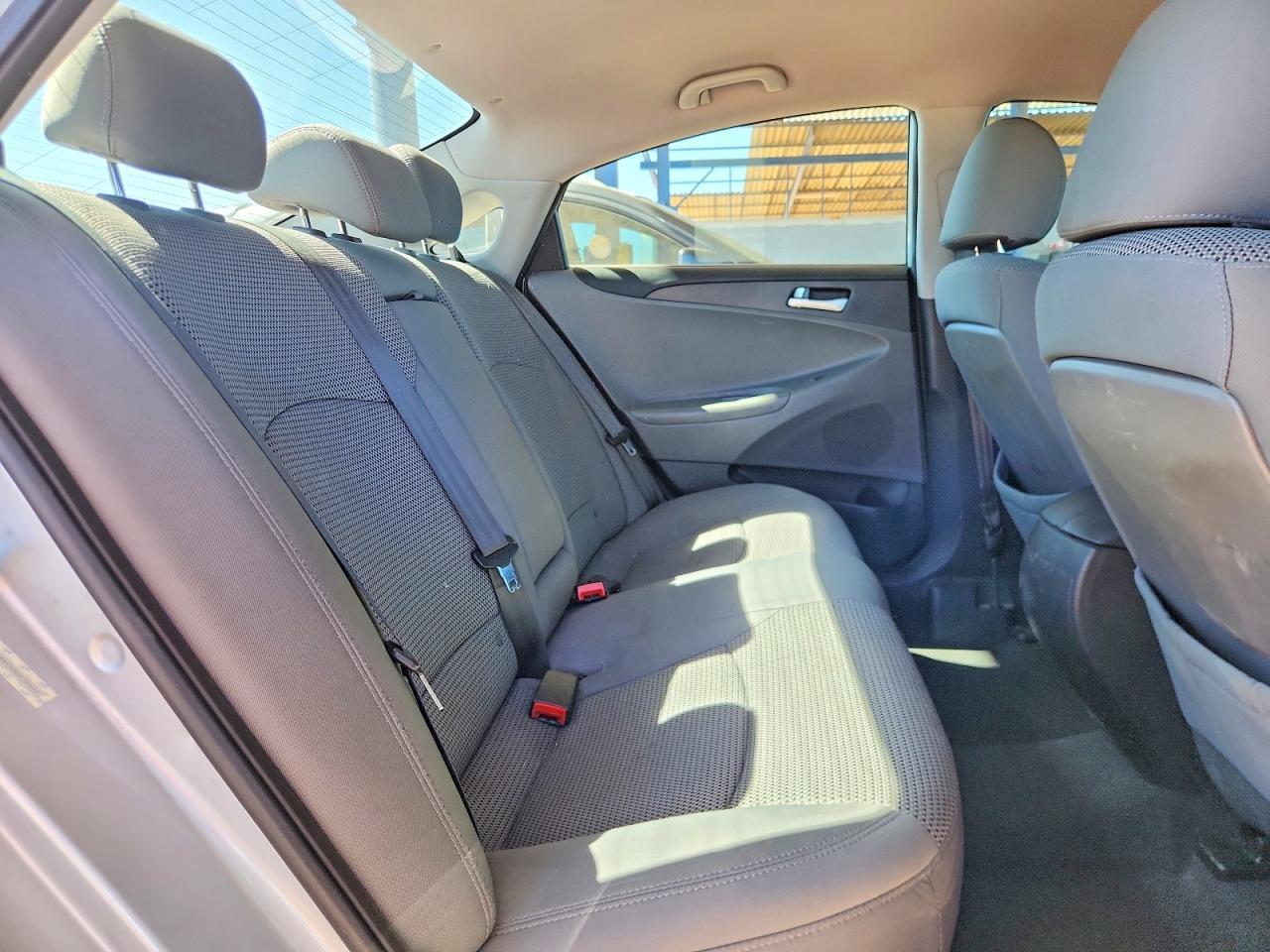 2011 HYUNDAI SONATA