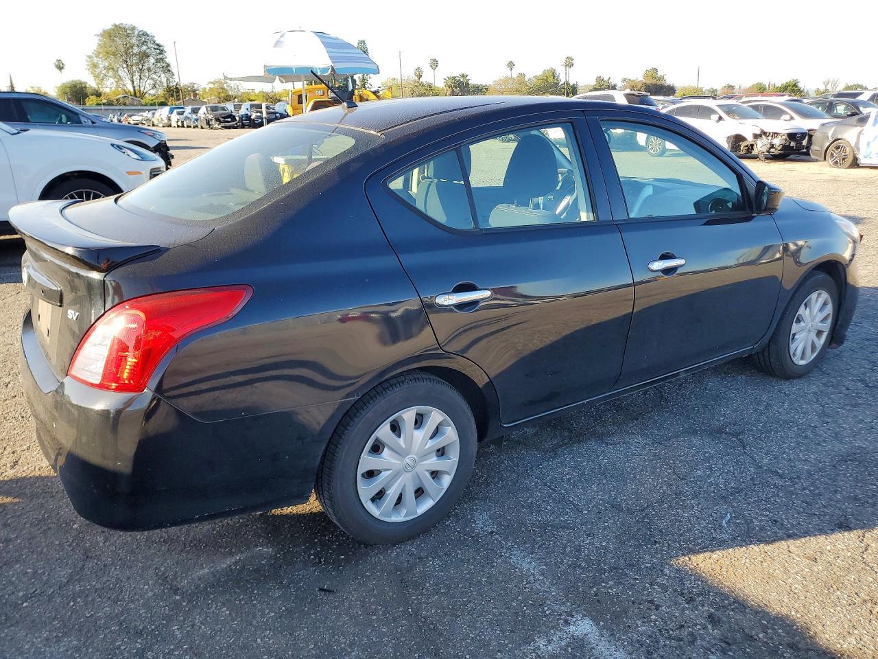 2017 NISSAN VERSA