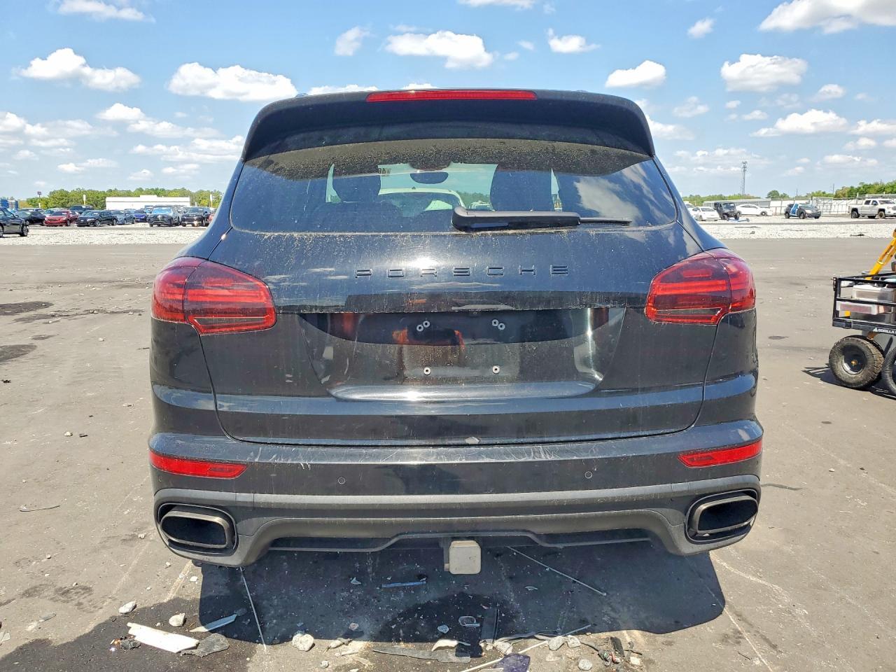 2017 PORSCHE CAYENNE