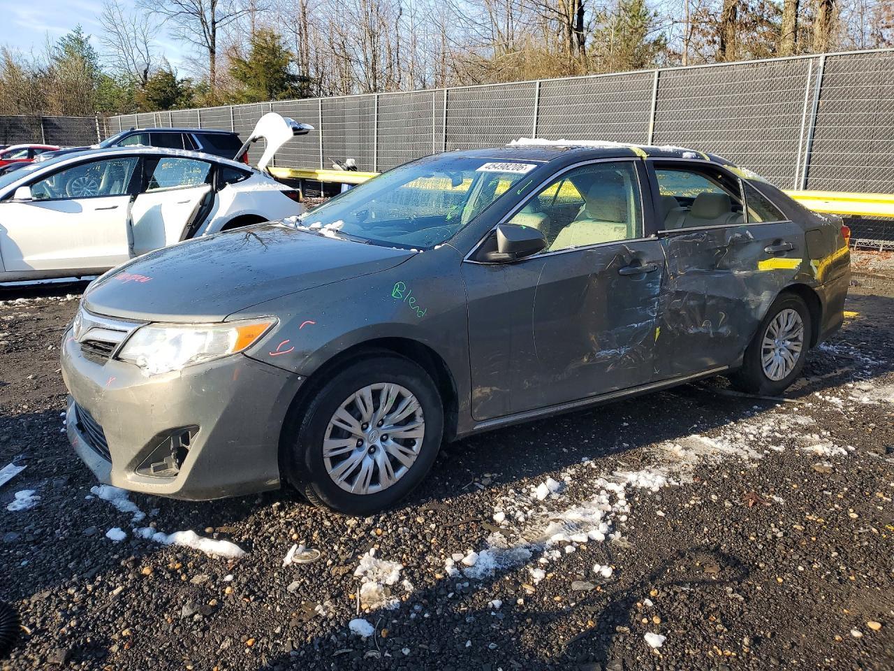 2014 TOYOTA CAMRY