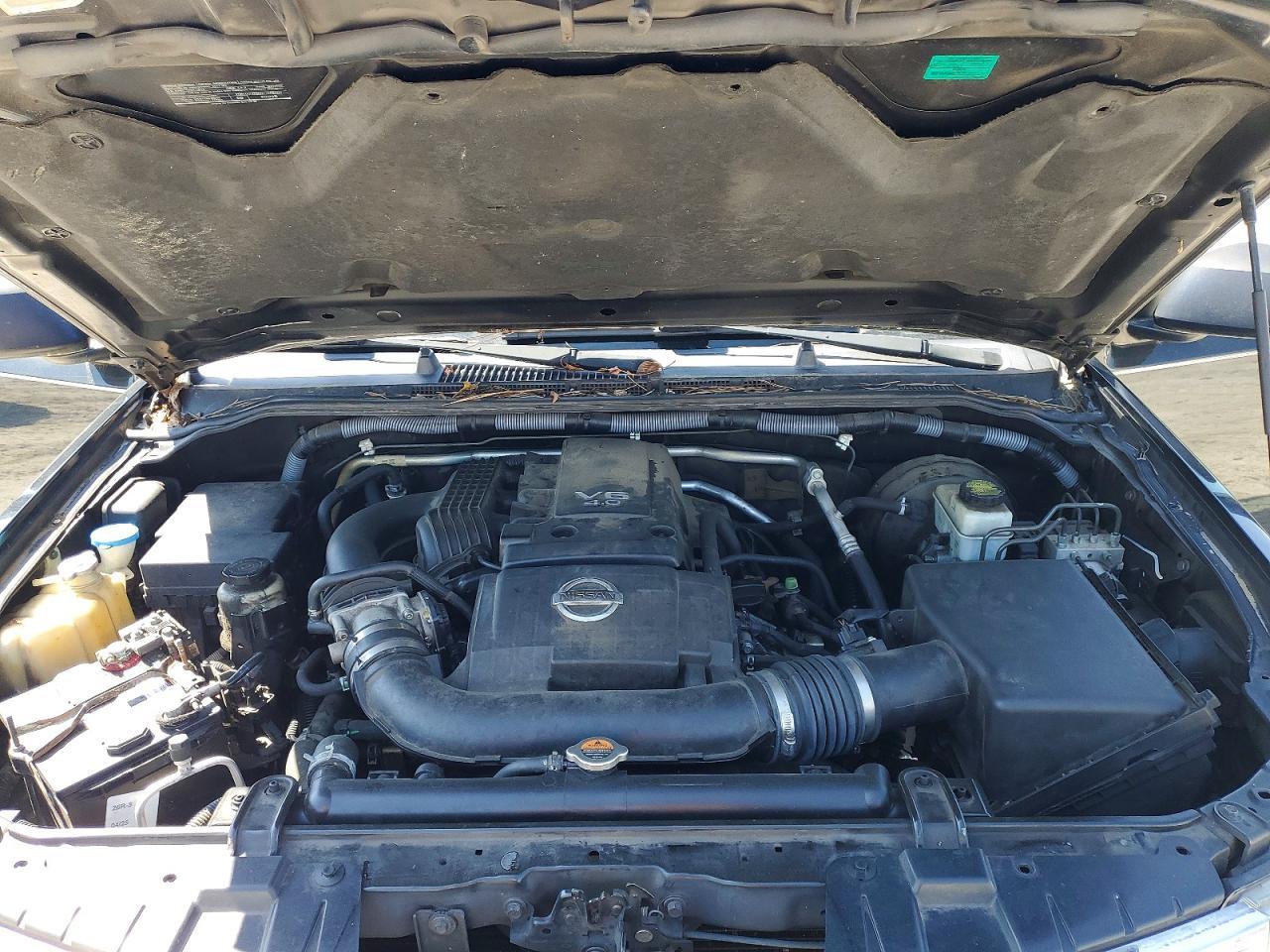 2012 NISSAN Frontier