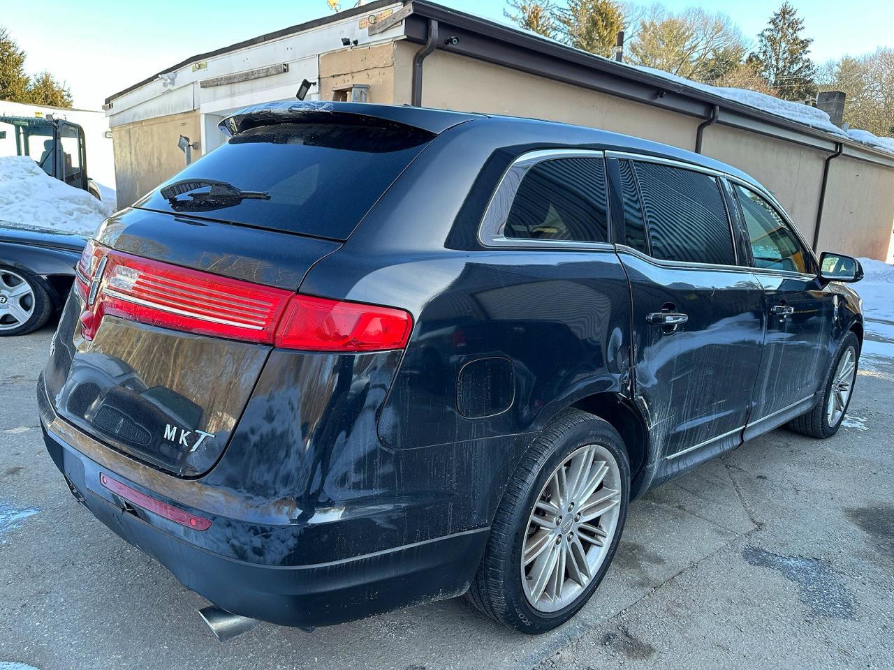 2019 LINCOLN MKT