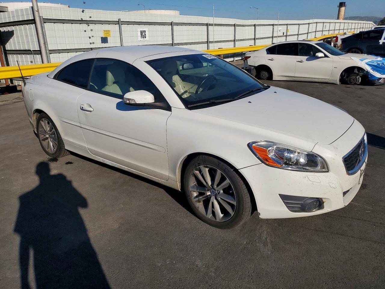 2012 VOLVO C70