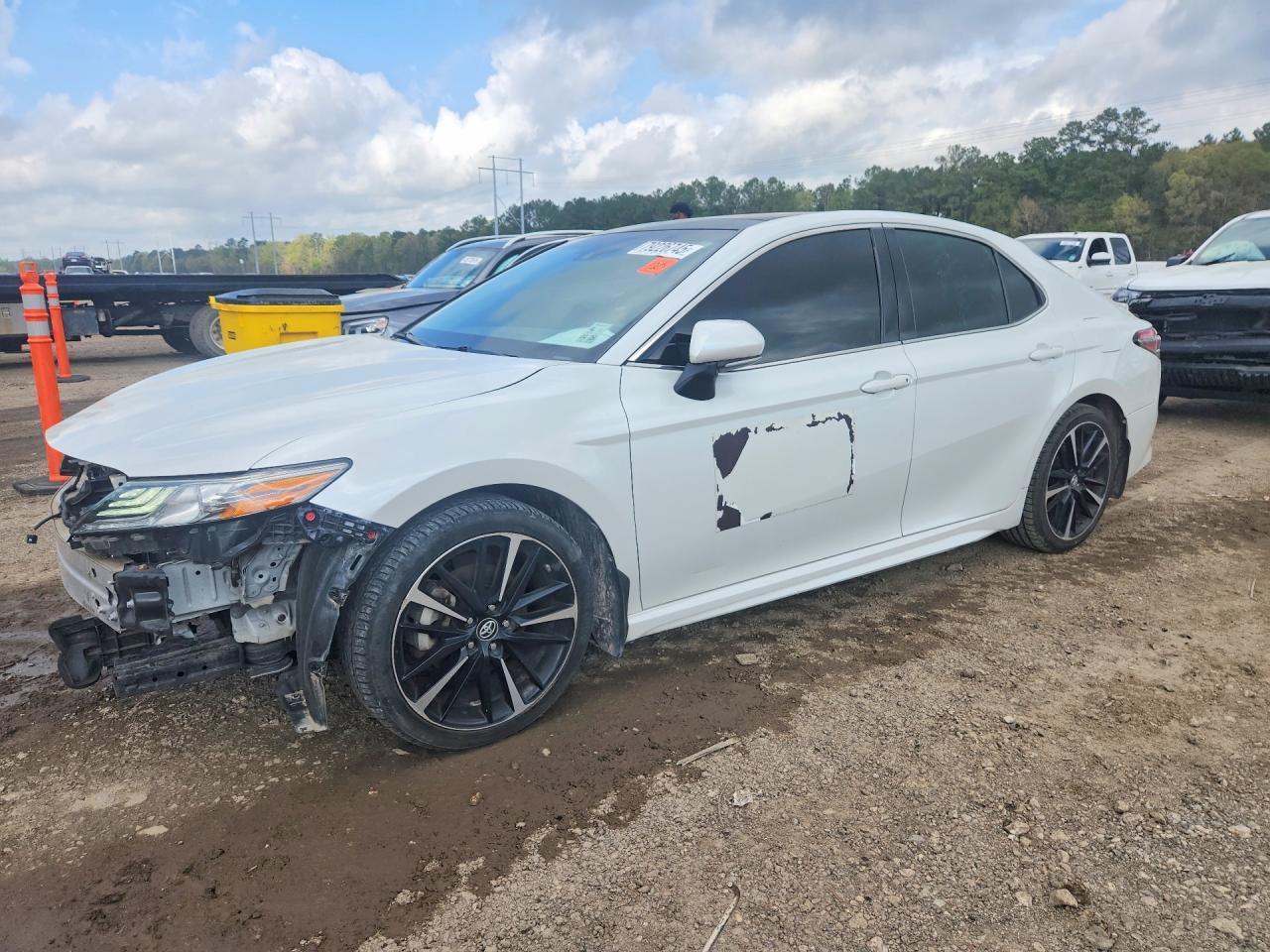 2018 TOYOTA CAMRY