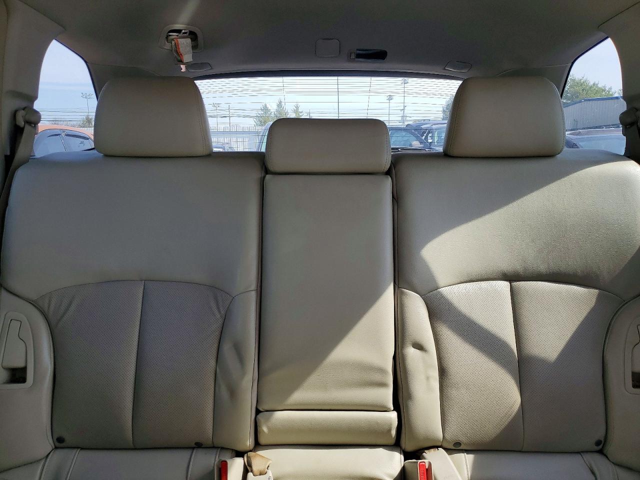 2013 SUBARU Outback